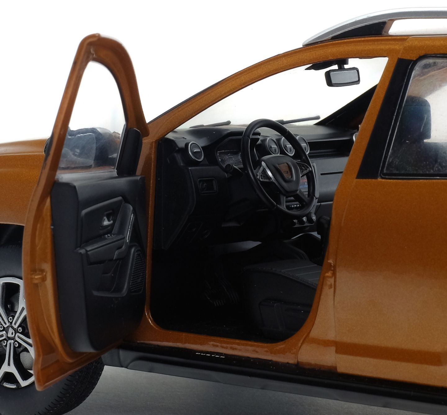Solido Dacia Duster MK2 orange 1:18 (185520) ab 48,90